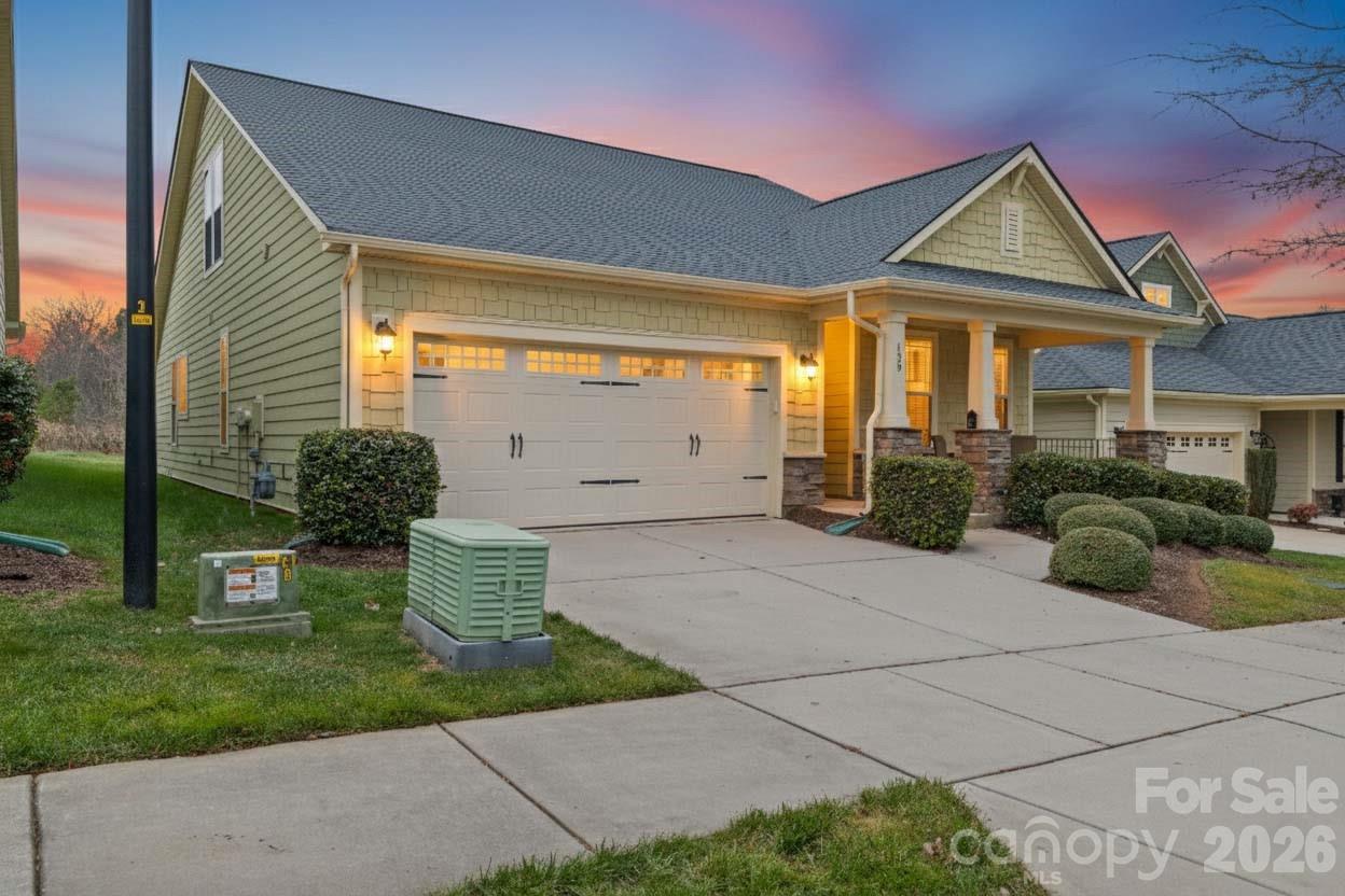 129 Johnson Manor Street — Mooresville