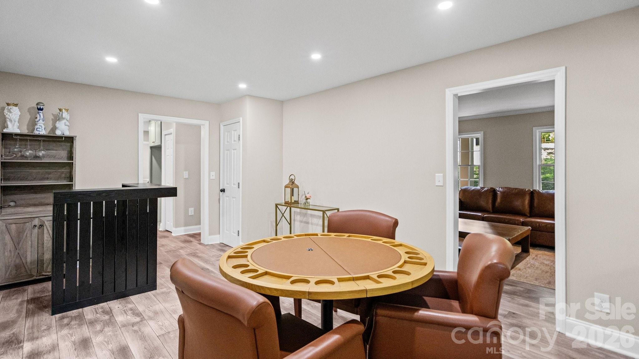 7823 Elwood Drive — Charlotte