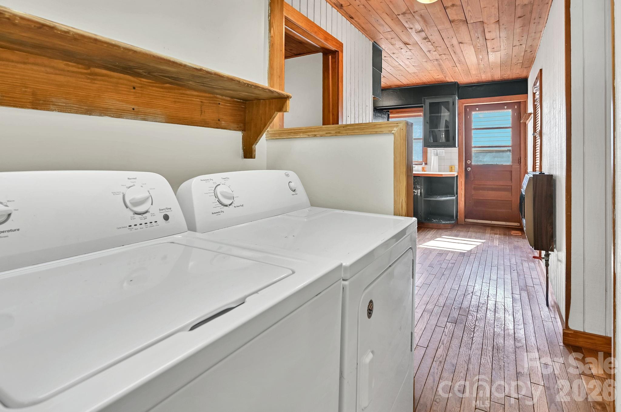 376 Fairview Road — Asheville