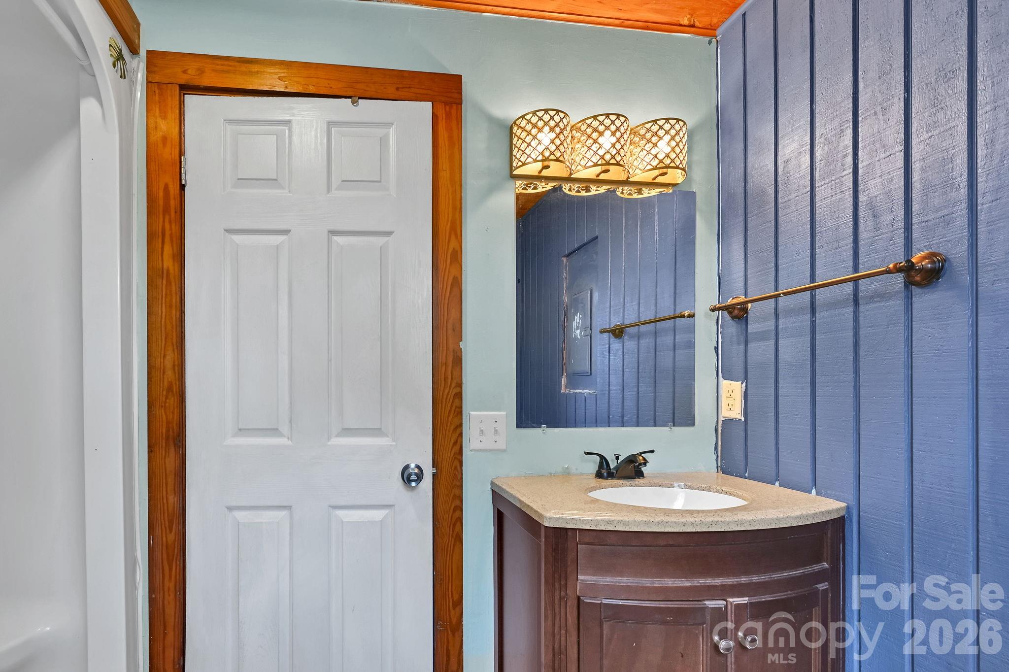 376 Fairview Road — Asheville