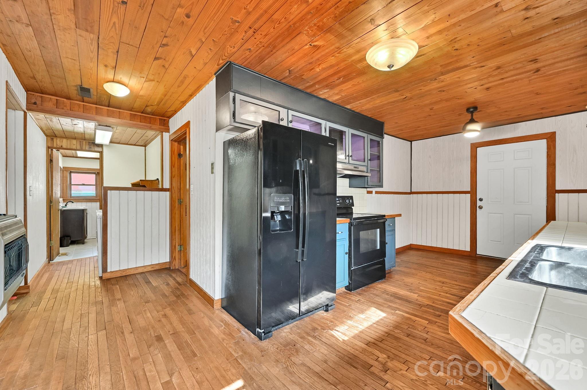 376 Fairview Road — Asheville