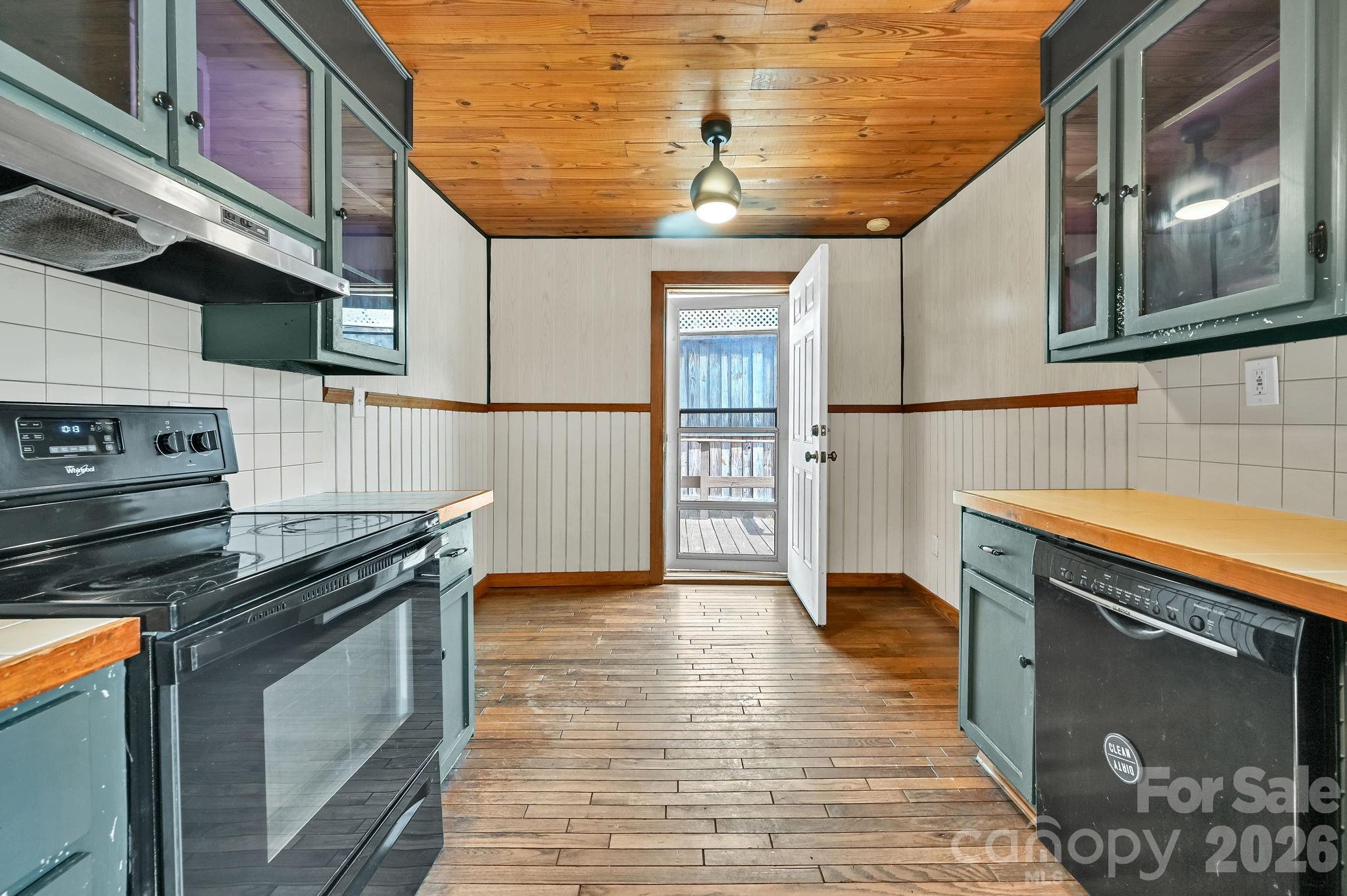 376 Fairview Road — Asheville