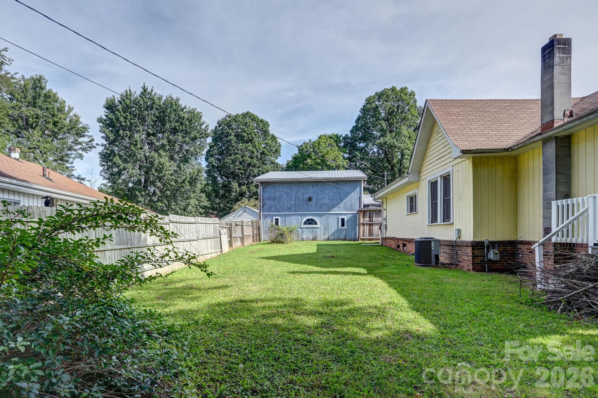 376 Fairview Road — Asheville