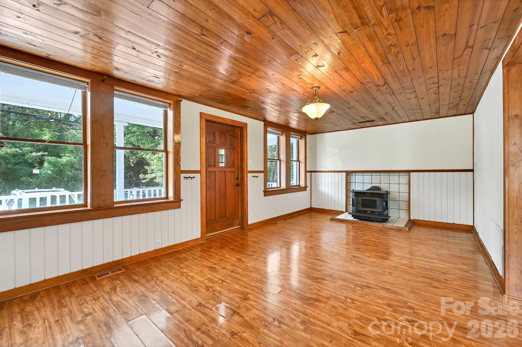 376 Fairview Road — Asheville