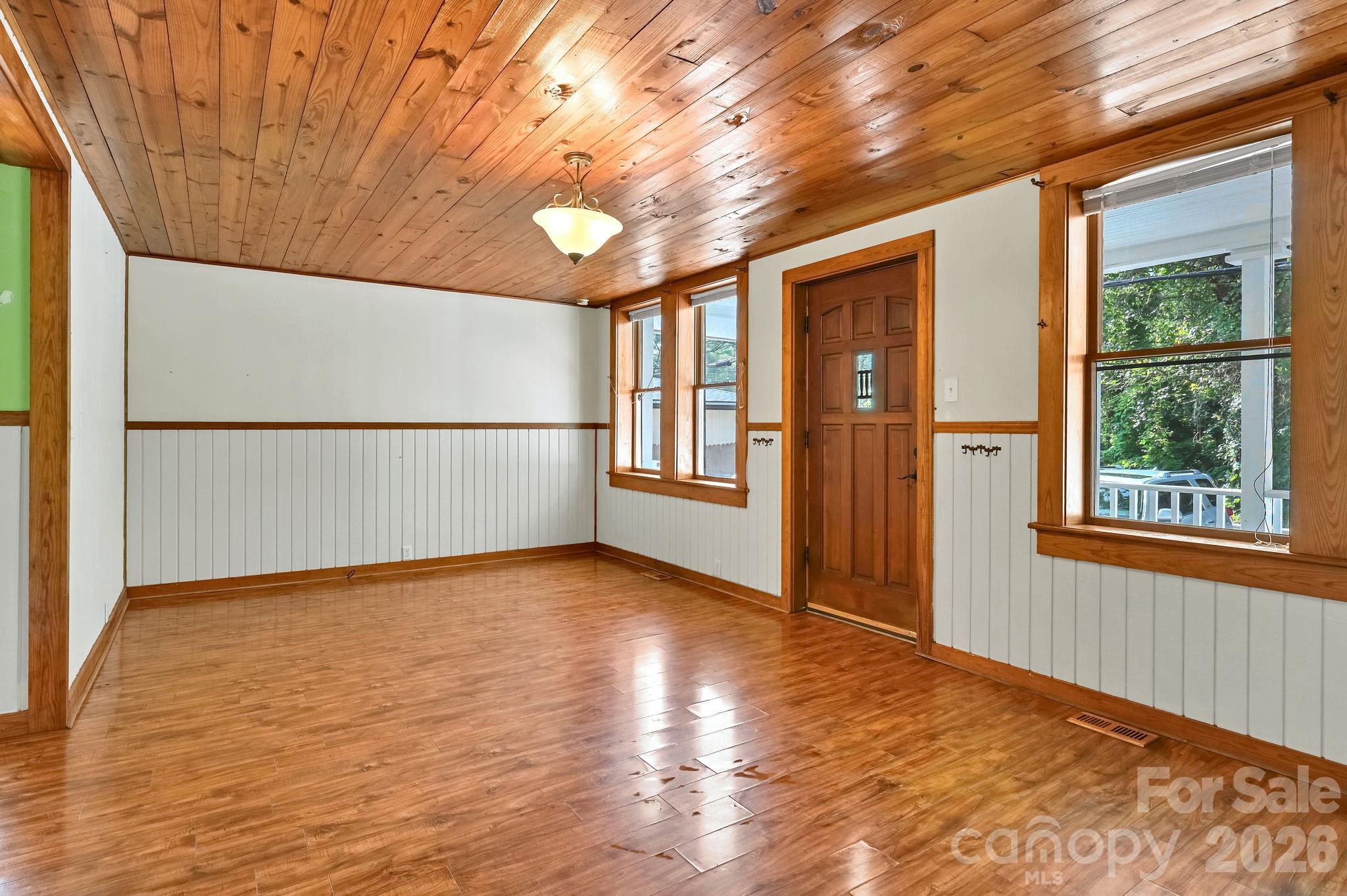 376 Fairview Road — Asheville