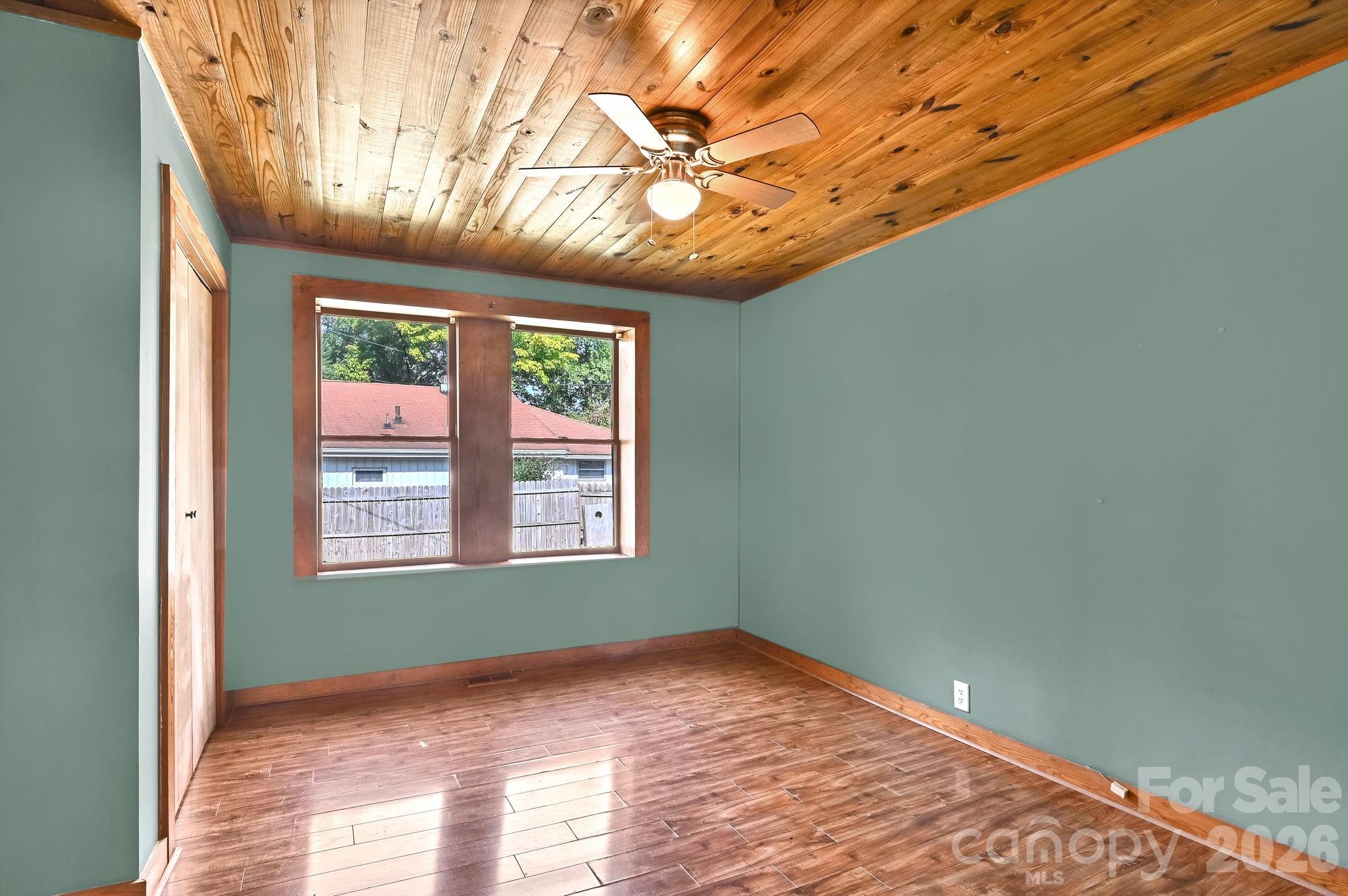 376 Fairview Road — Asheville