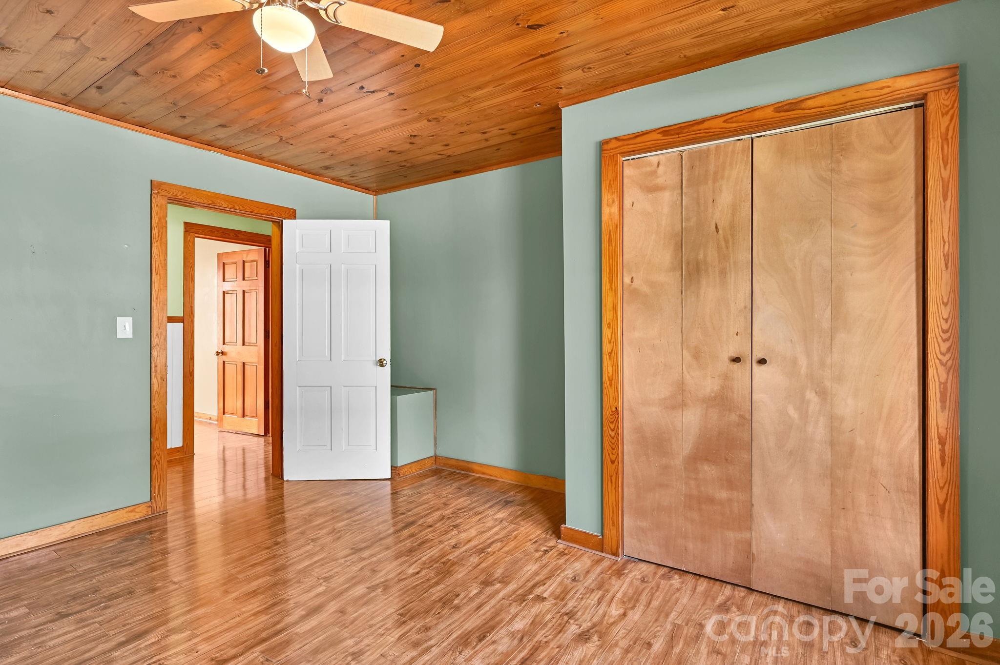 376 Fairview Road — Asheville