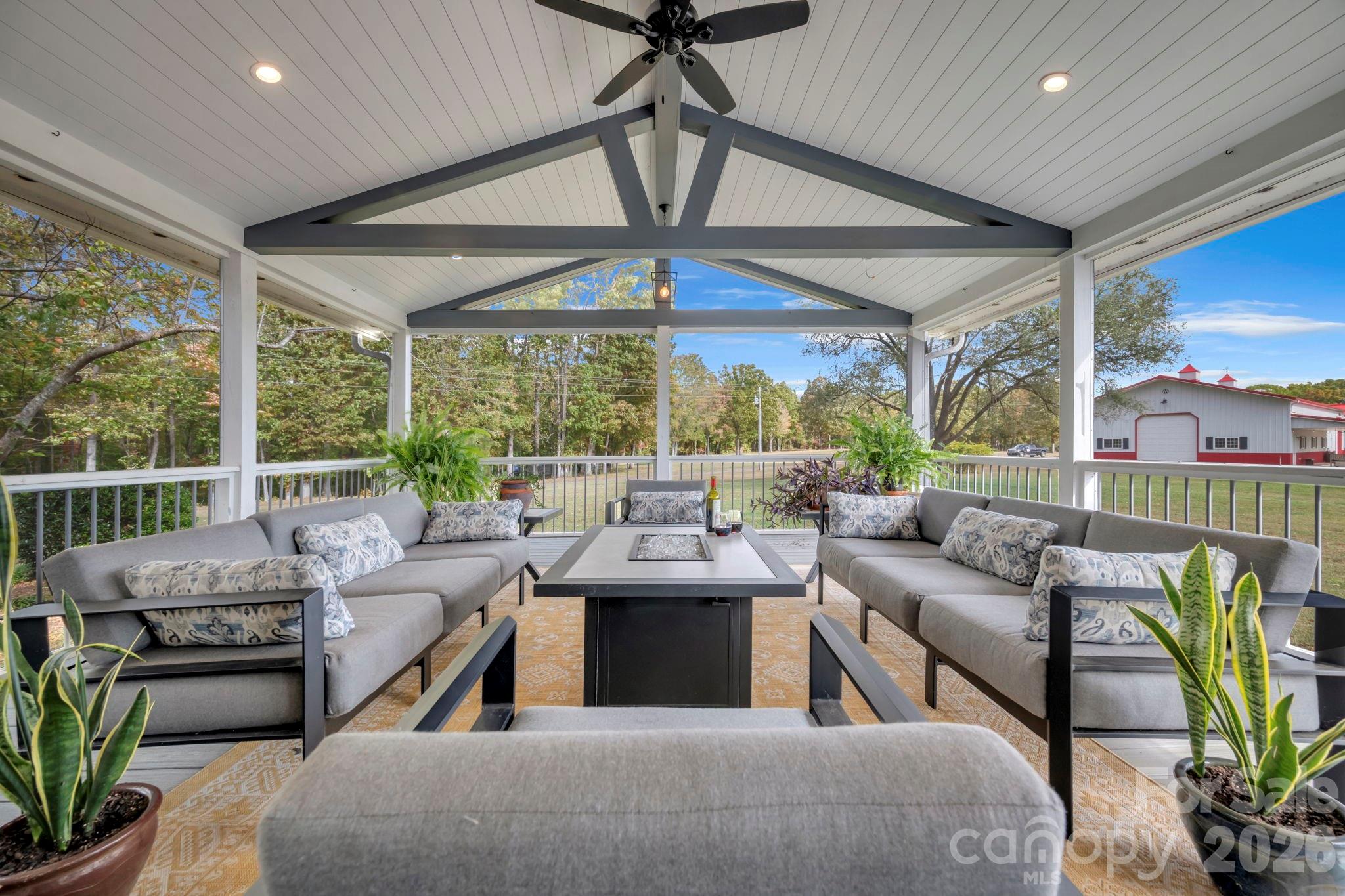 1260A Beaver Island Trail Road — Walnut Cove