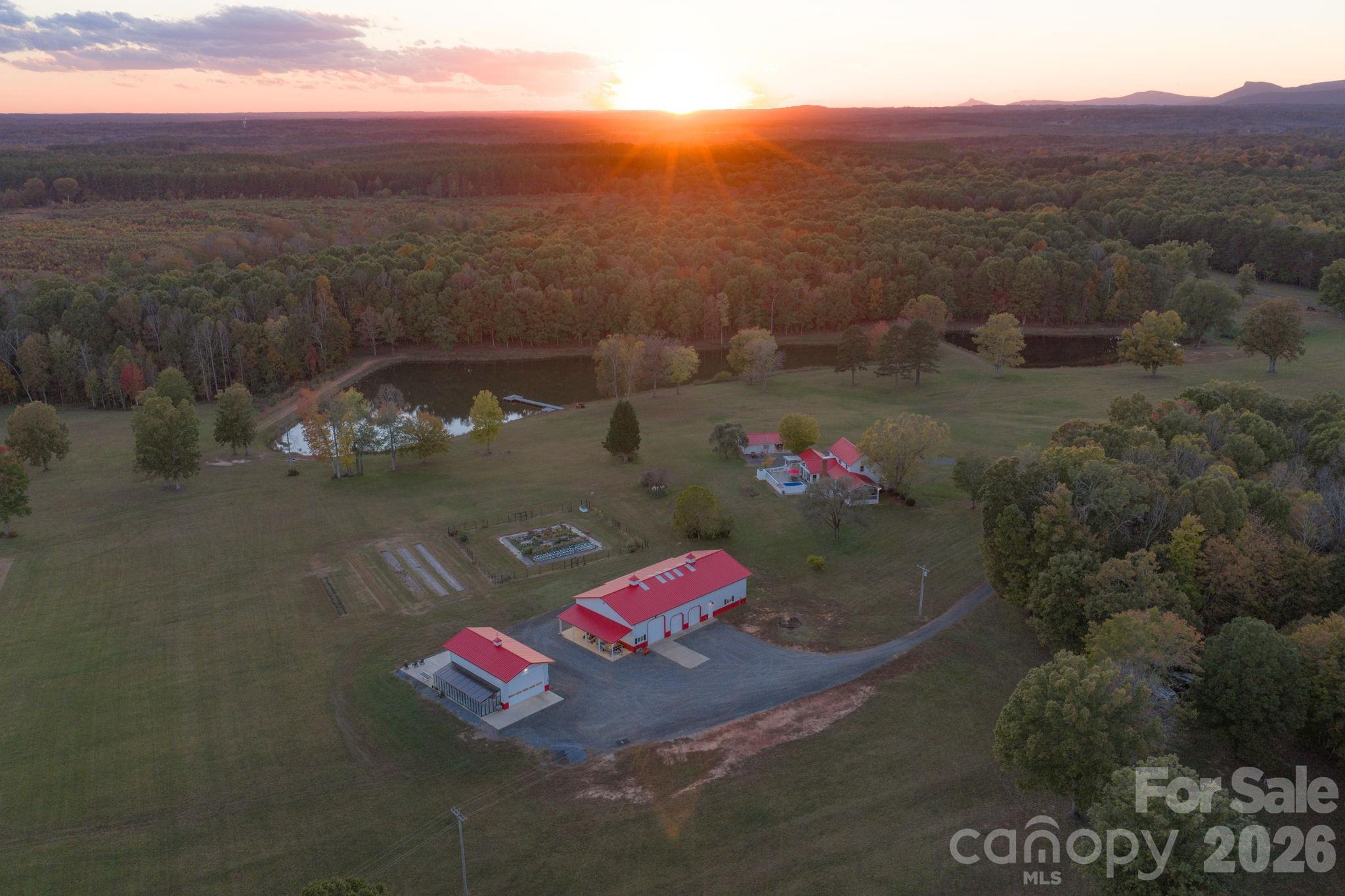 1260A Beaver Island Trail Road — Walnut Cove