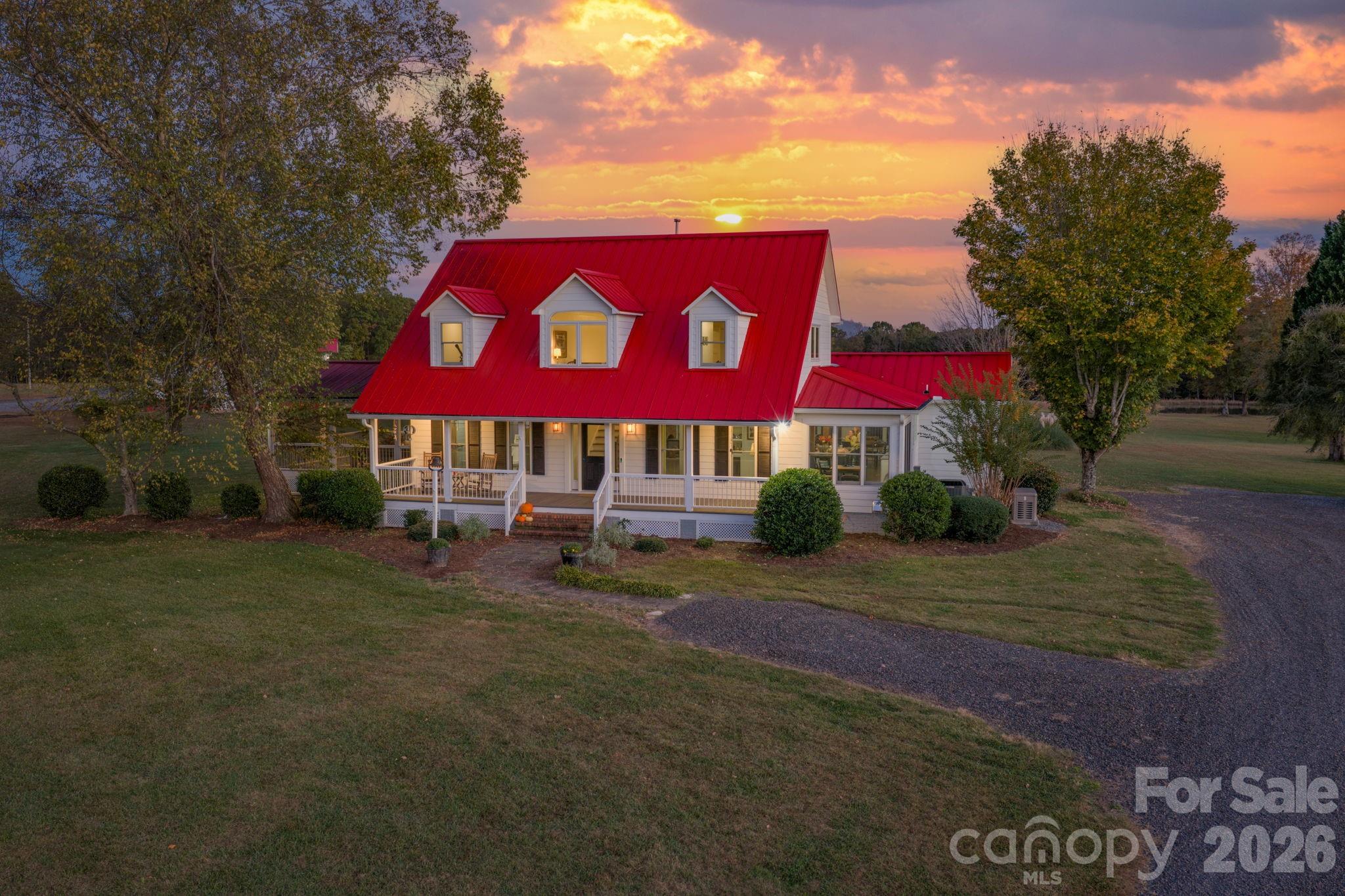 1260A Beaver Island Trail Road — Walnut Cove