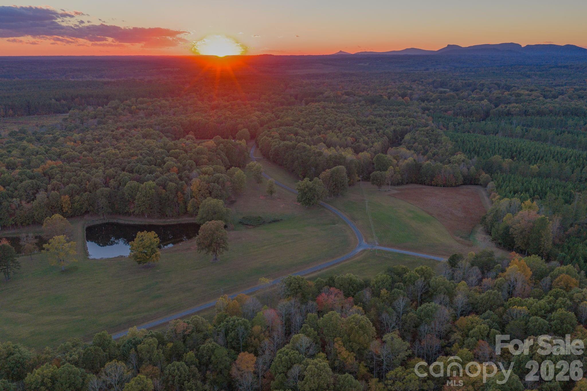 1260A Beaver Island Trail Road — Walnut Cove
