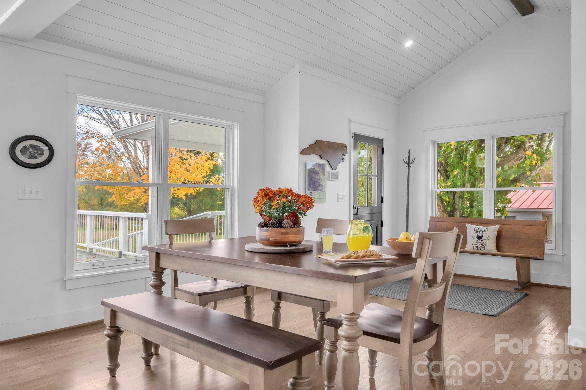 1260A Beaver Island Trail Road — Walnut Cove