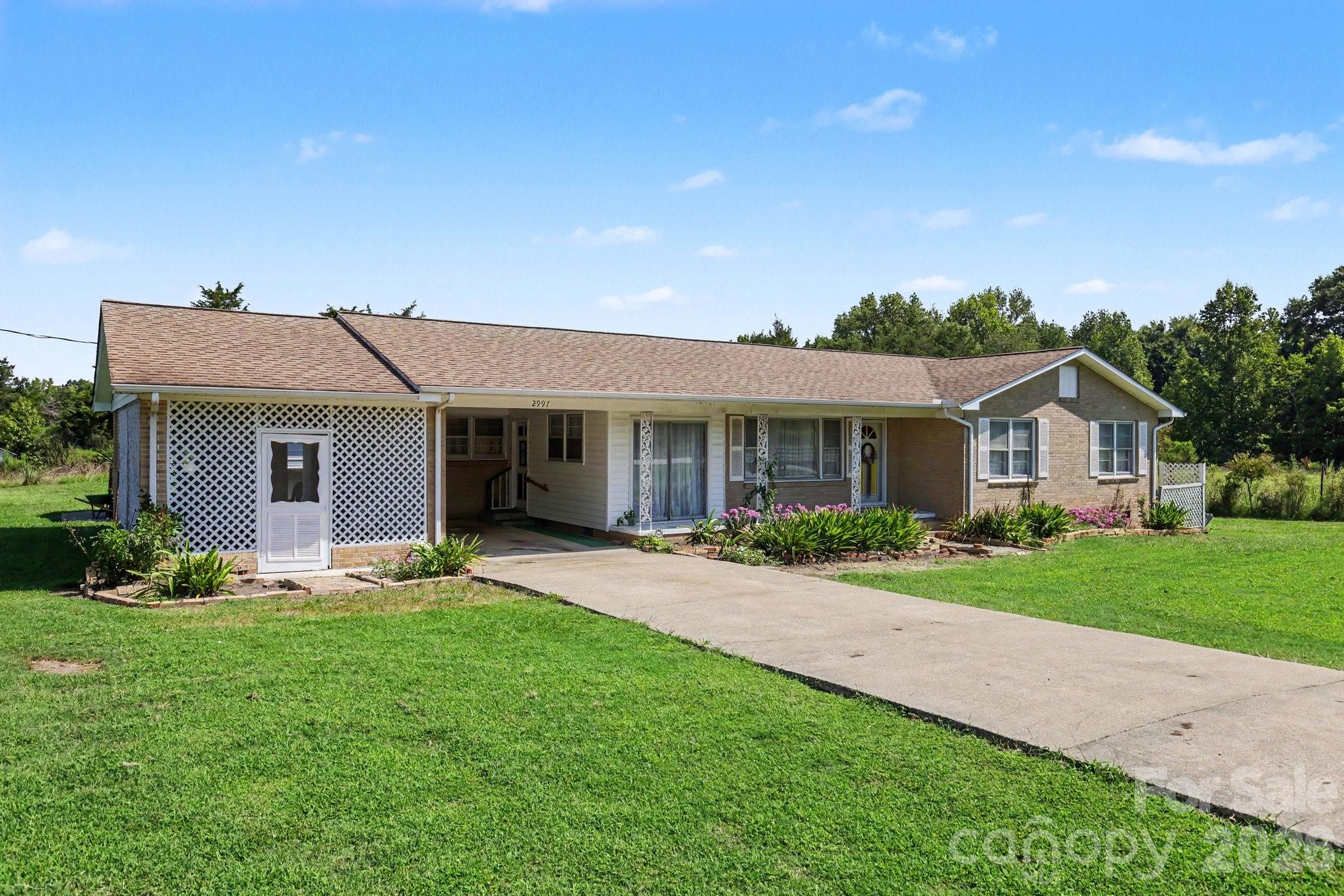 2997 Flat Creek Road — Lancaster