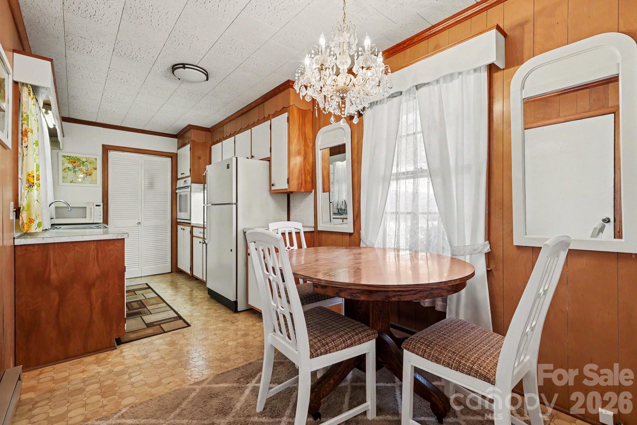 2997 Flat Creek Road — Lancaster