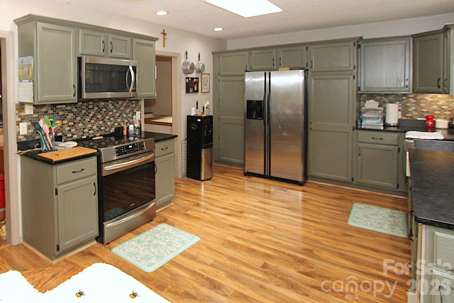 86 Pine Ridge Road — Hendersonville