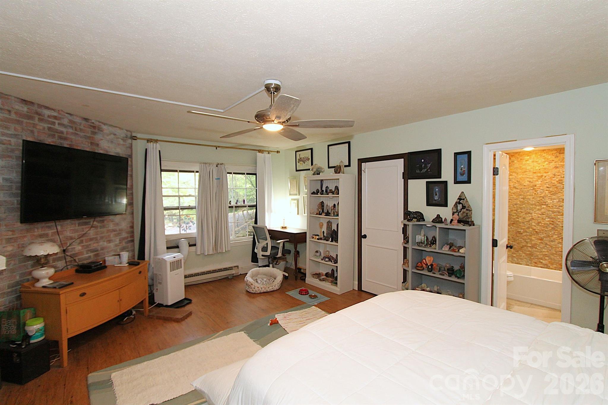 86 Pine Ridge Road — Hendersonville