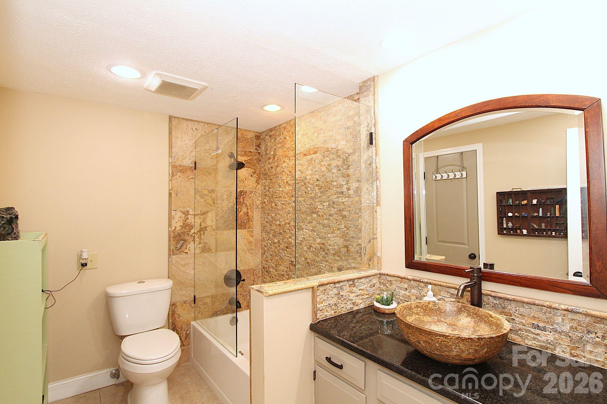 86 Pine Ridge Road — Hendersonville