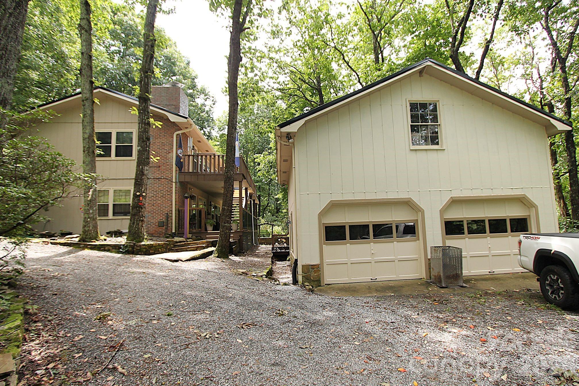 86 Pine Ridge Road — Hendersonville
