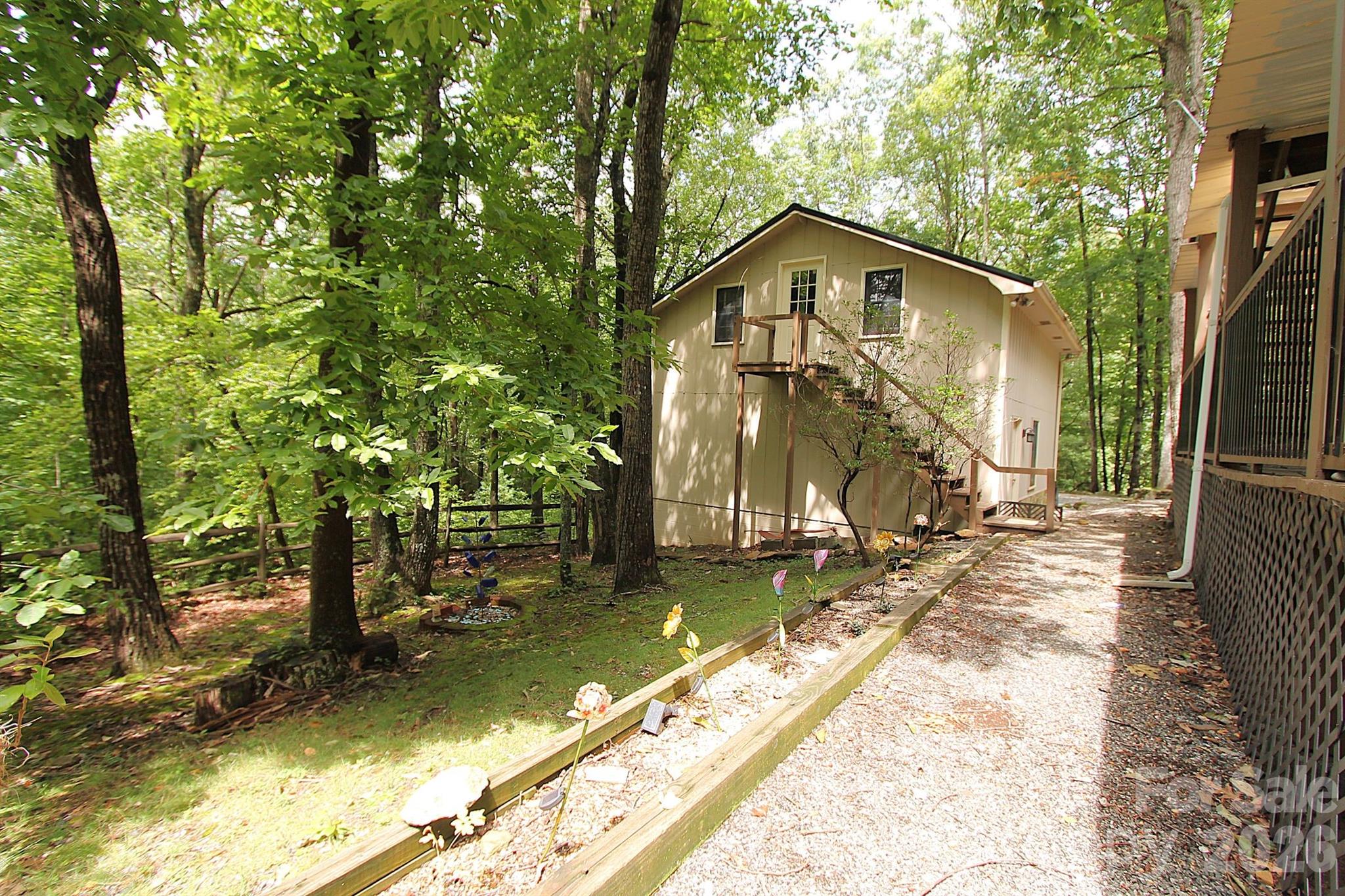 86 Pine Ridge Road — Hendersonville