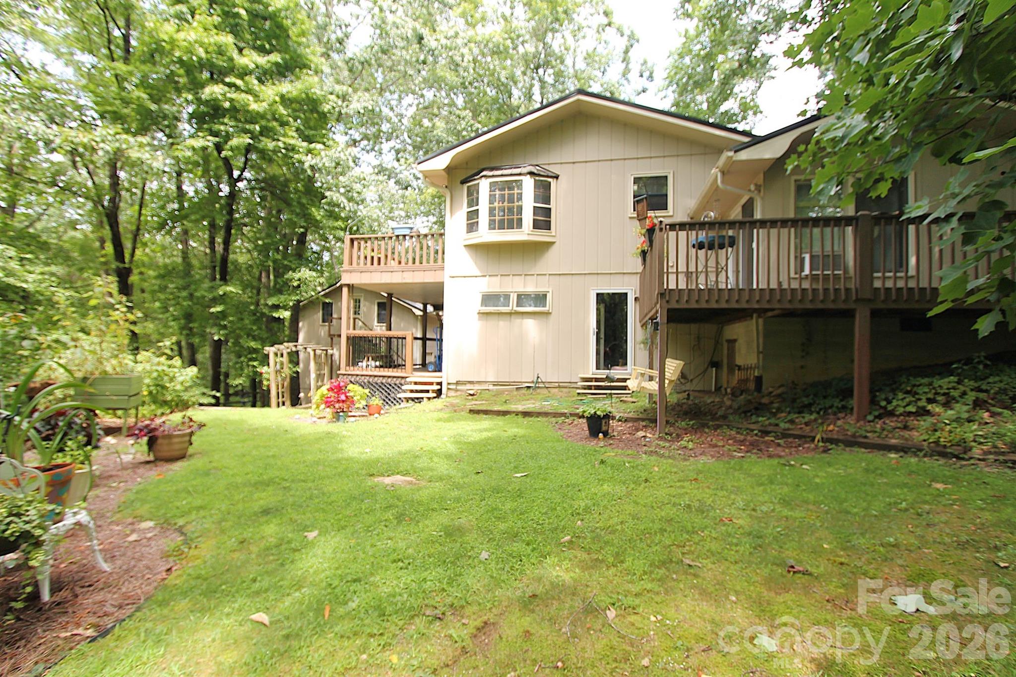 86 Pine Ridge Road — Hendersonville