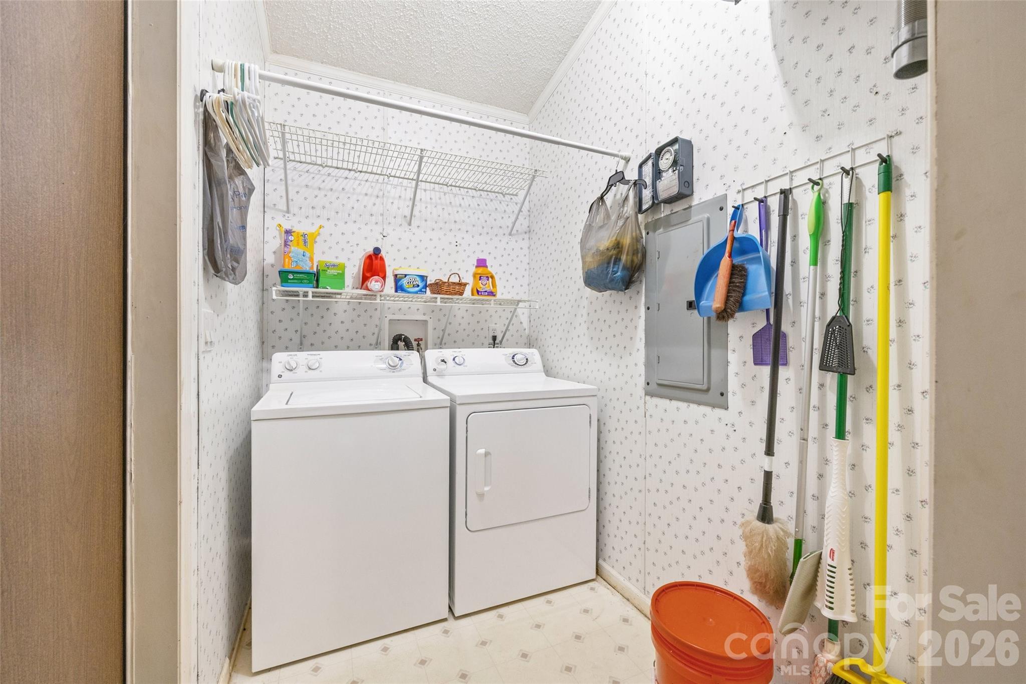1475 Smith Woods Lane — Hickory Grove