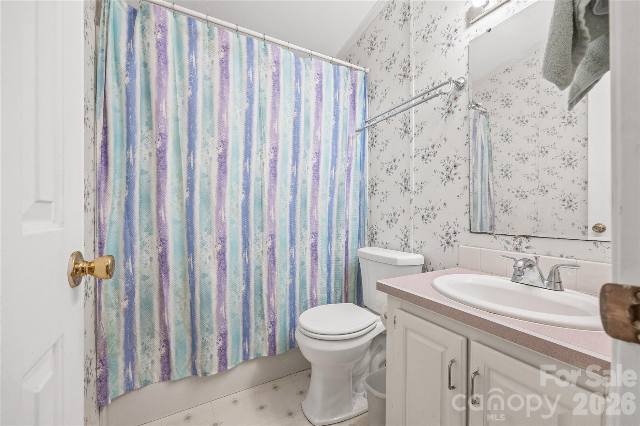 1475 Smith Woods Lane — Hickory Grove