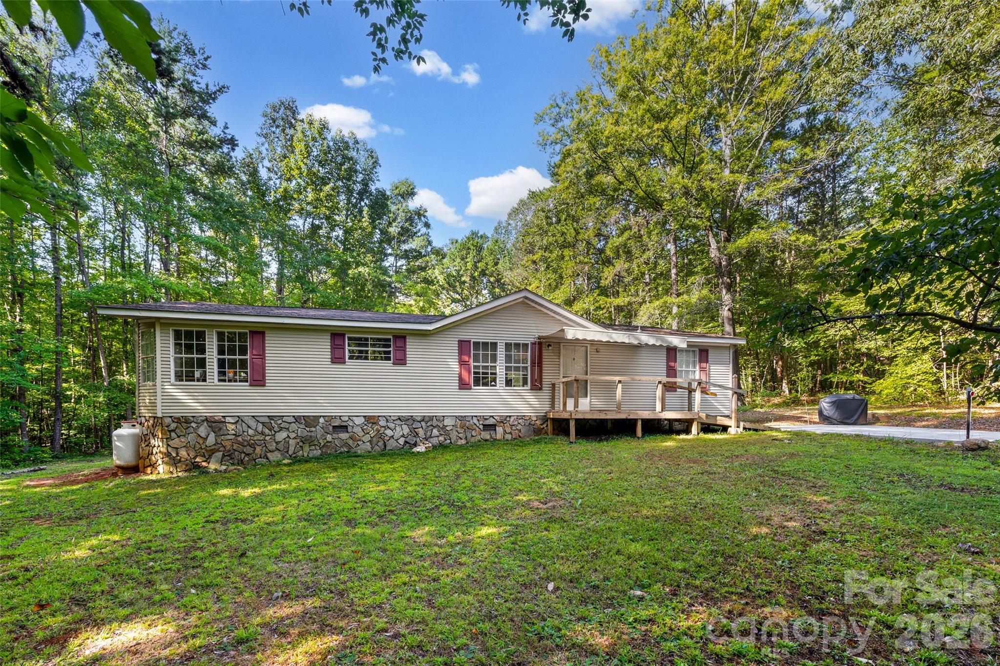 1475 Smith Woods Lane — Hickory Grove