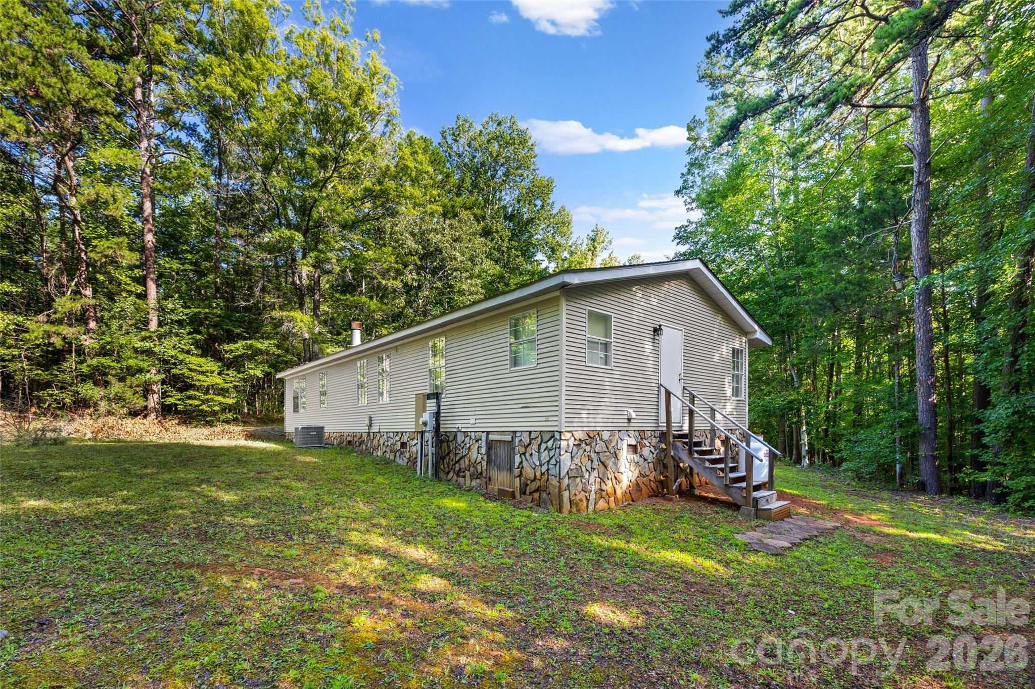 1475 Smith Woods Lane — Hickory Grove