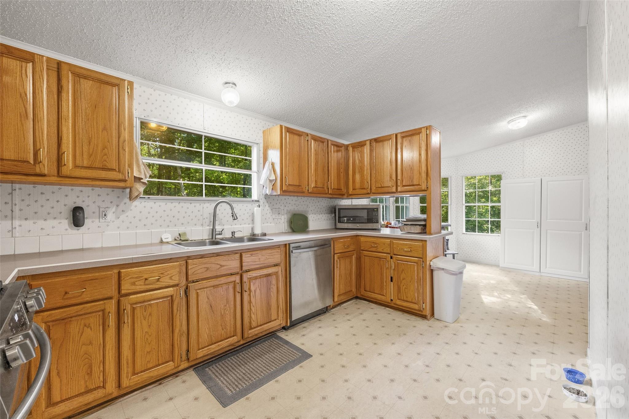 1475 Smith Woods Lane — Hickory Grove