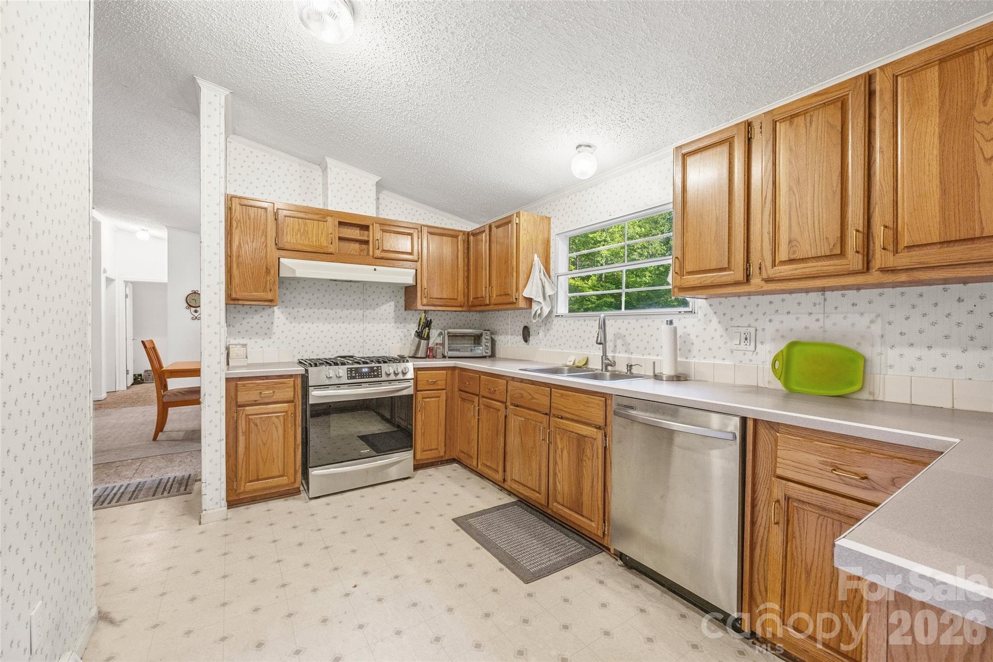 1475 Smith Woods Lane — Hickory Grove