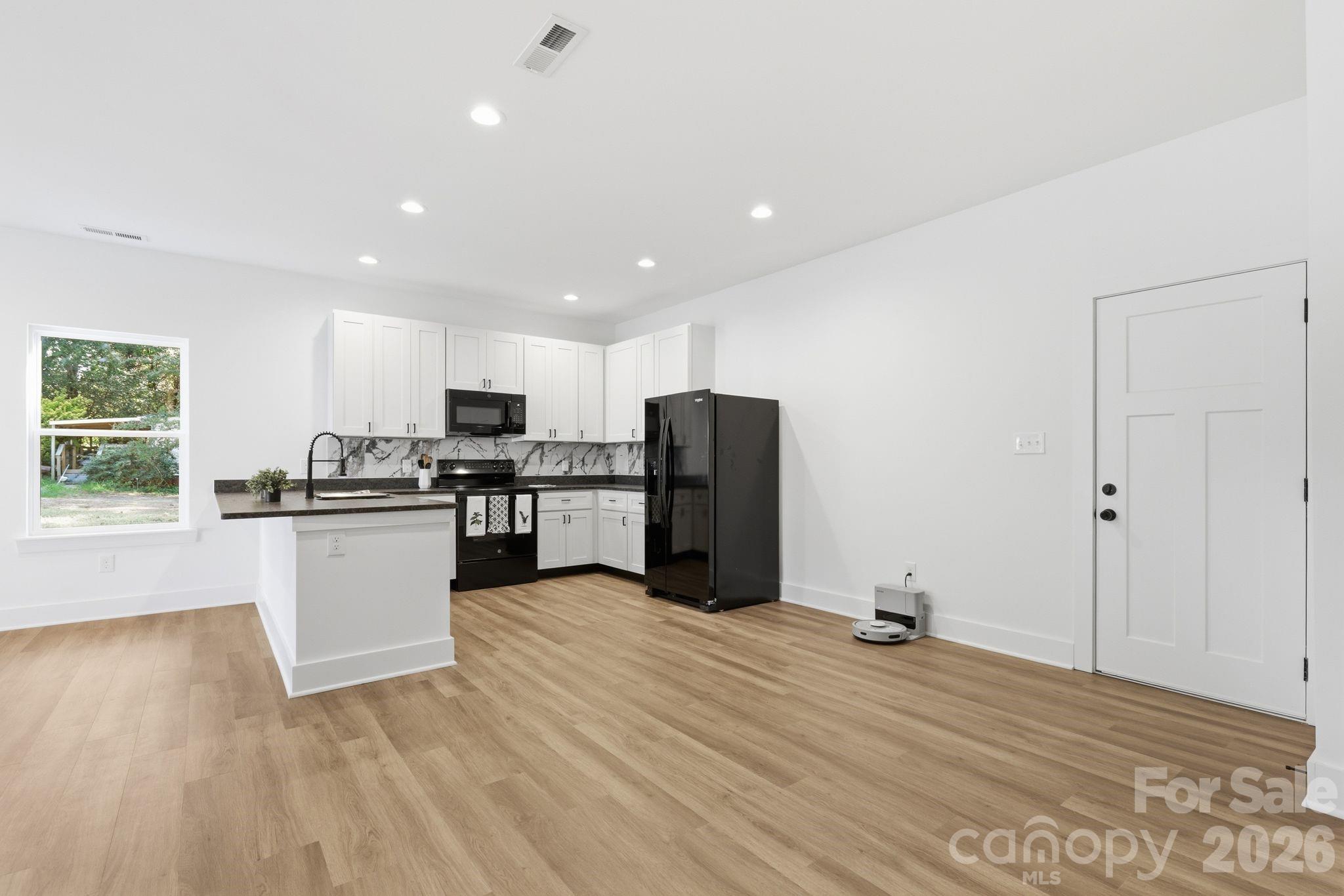 325 N Chapel Street — Landis