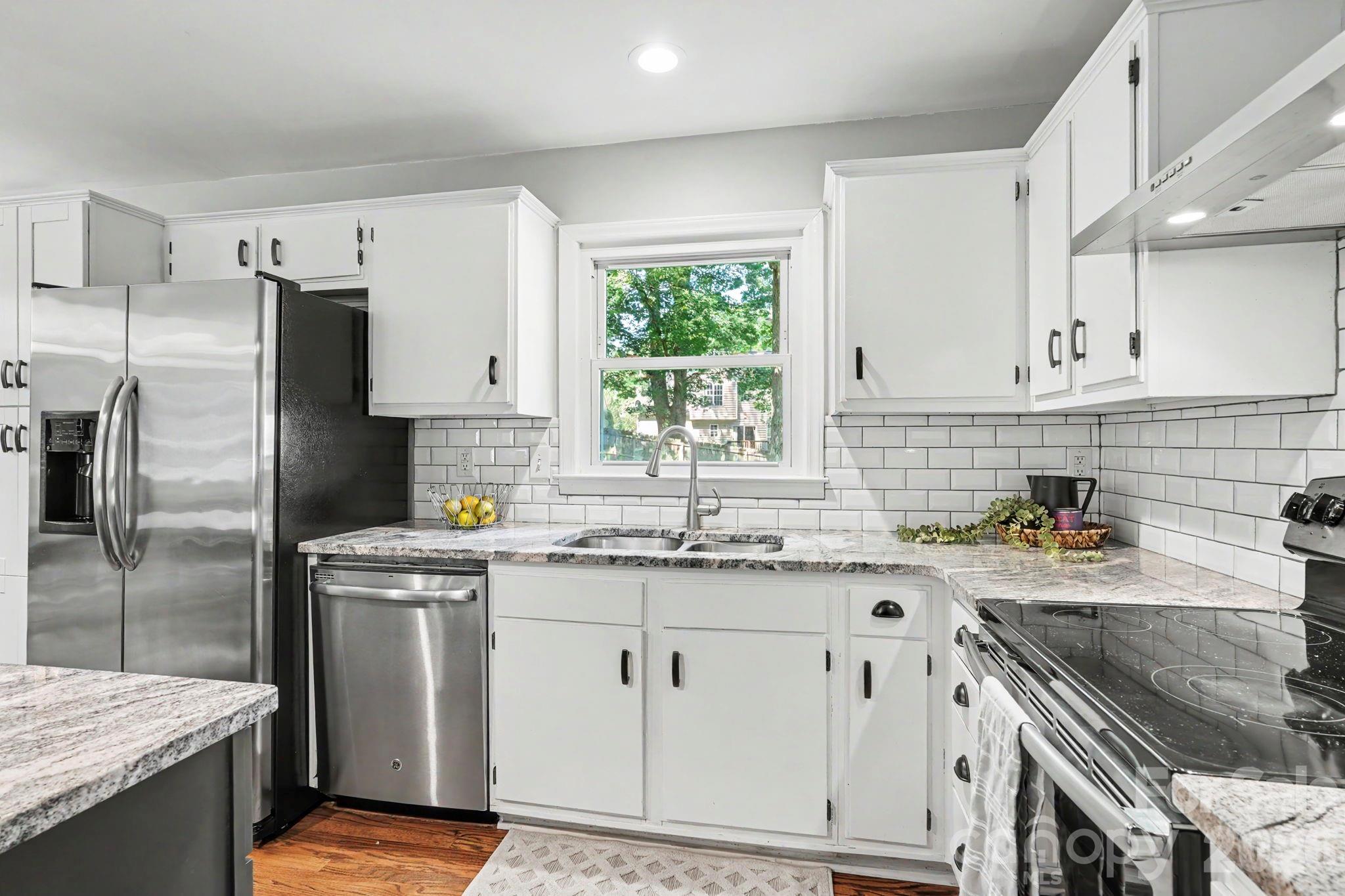 7316 Thorncliff Drive — Charlotte