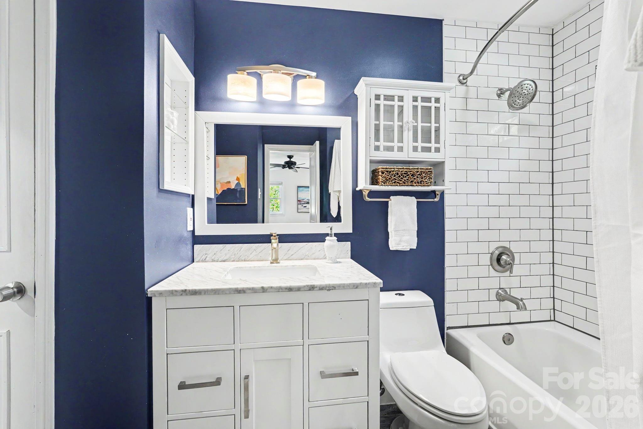 7316 Thorncliff Drive — Charlotte