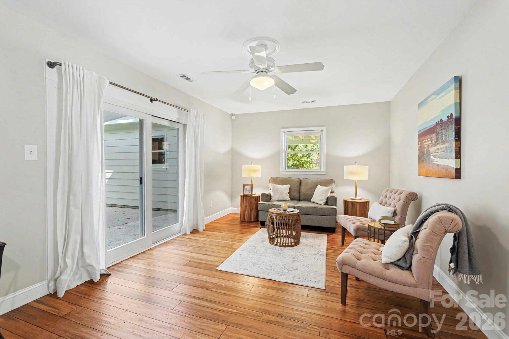 7316 Thorncliff Drive — Charlotte