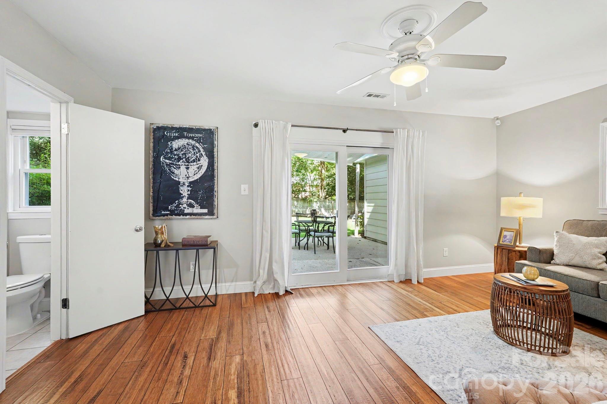 7316 Thorncliff Drive — Charlotte