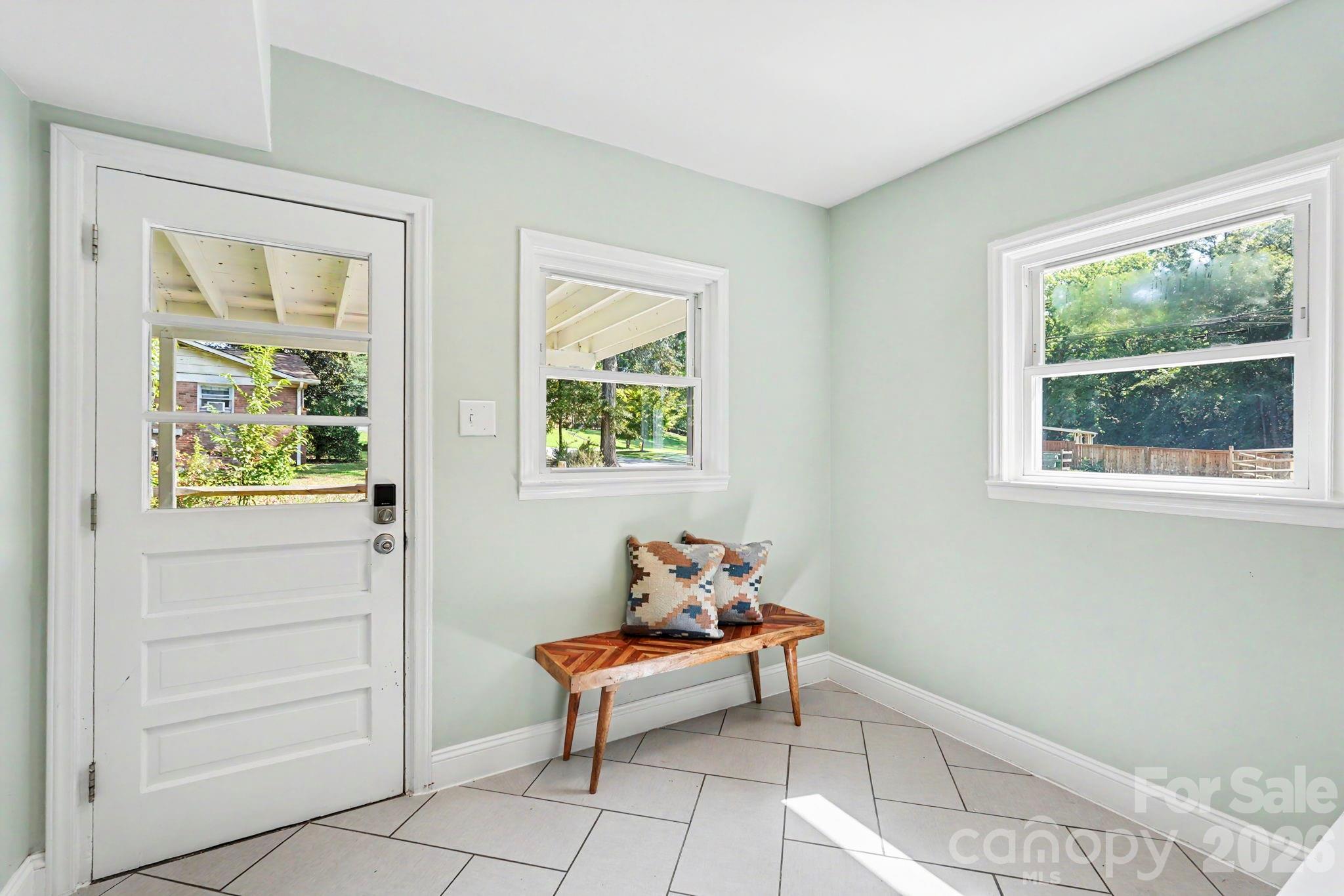 7316 Thorncliff Drive — Charlotte