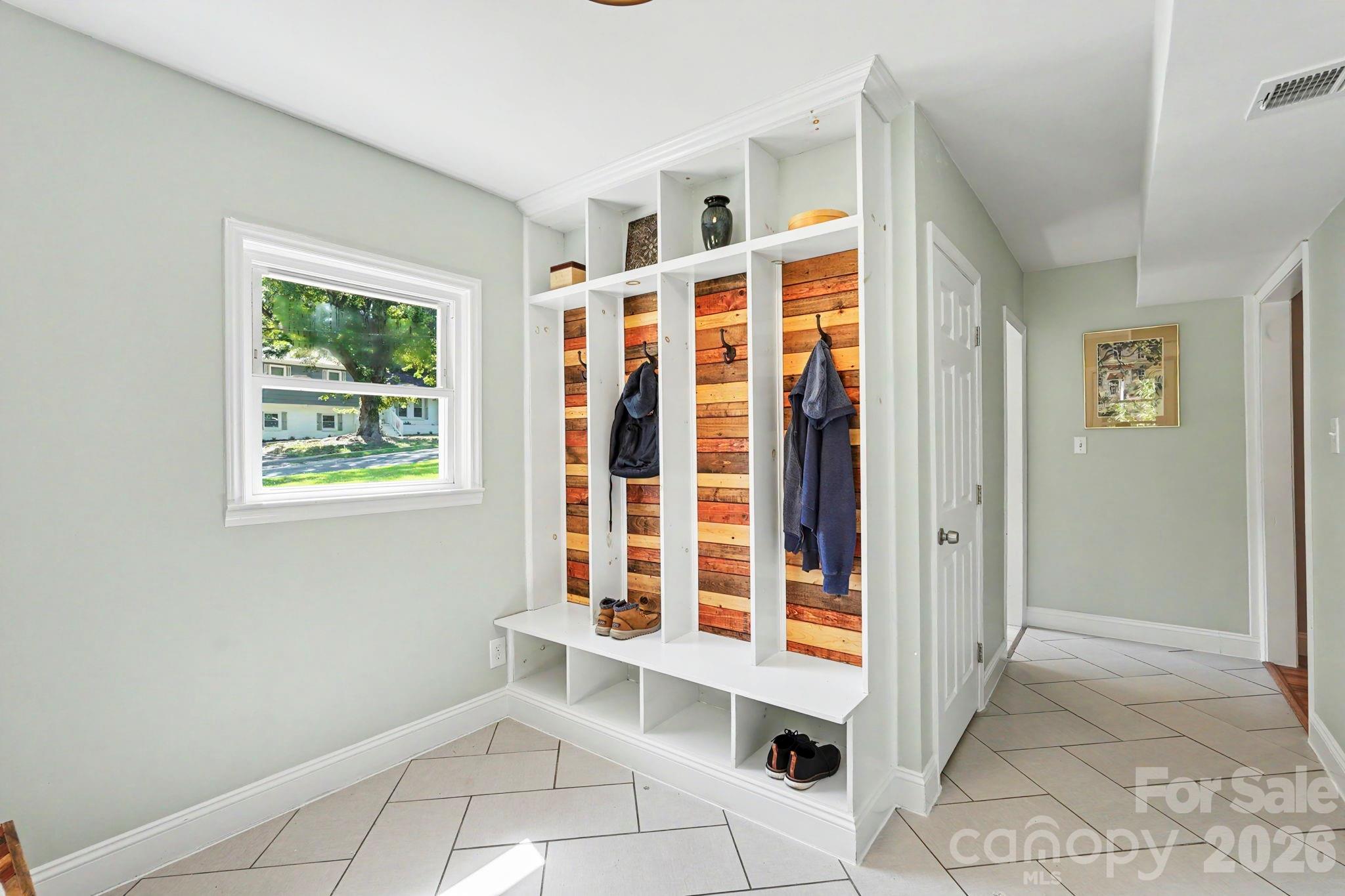 7316 Thorncliff Drive — Charlotte