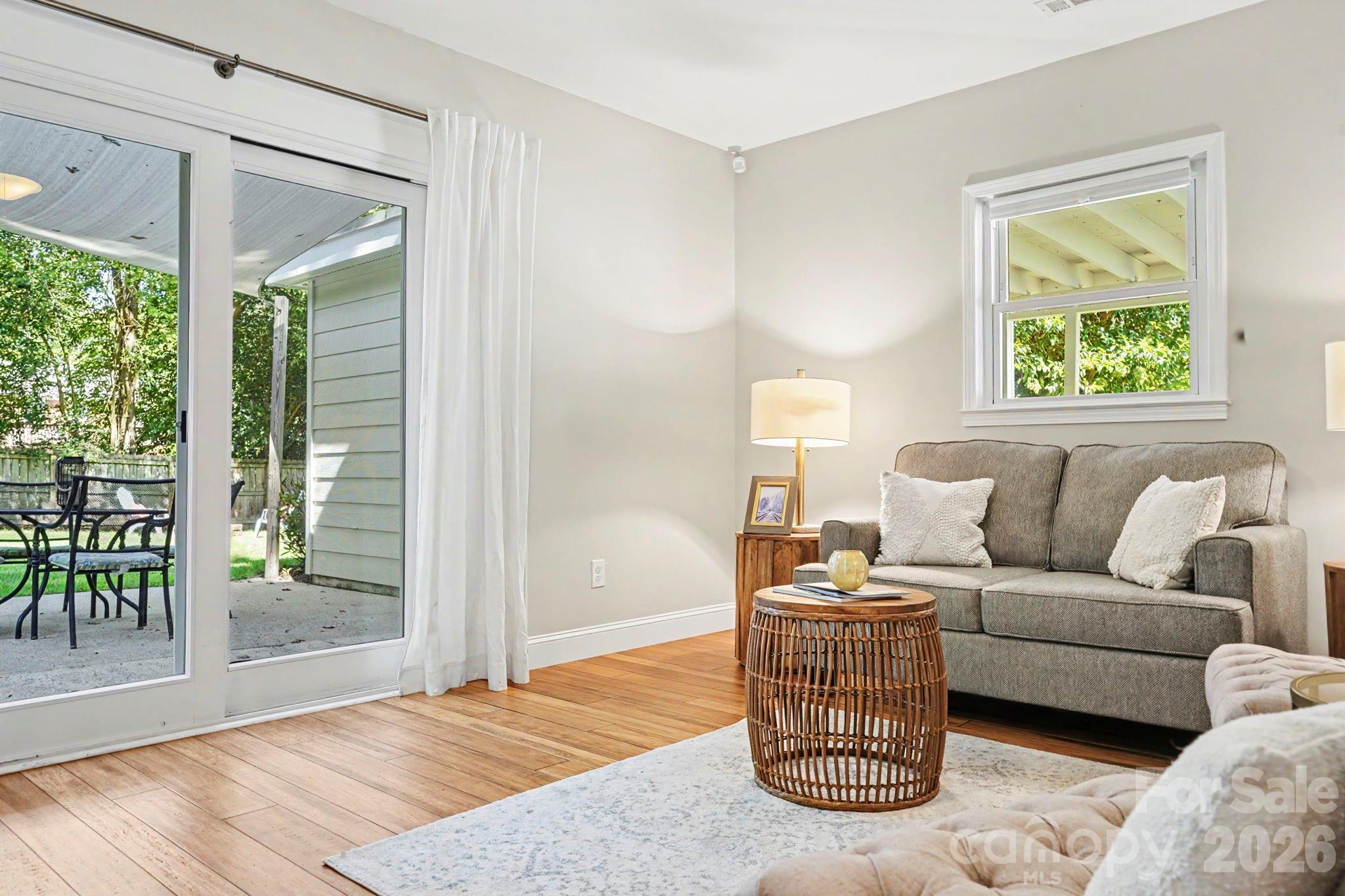 7316 Thorncliff Drive — Charlotte