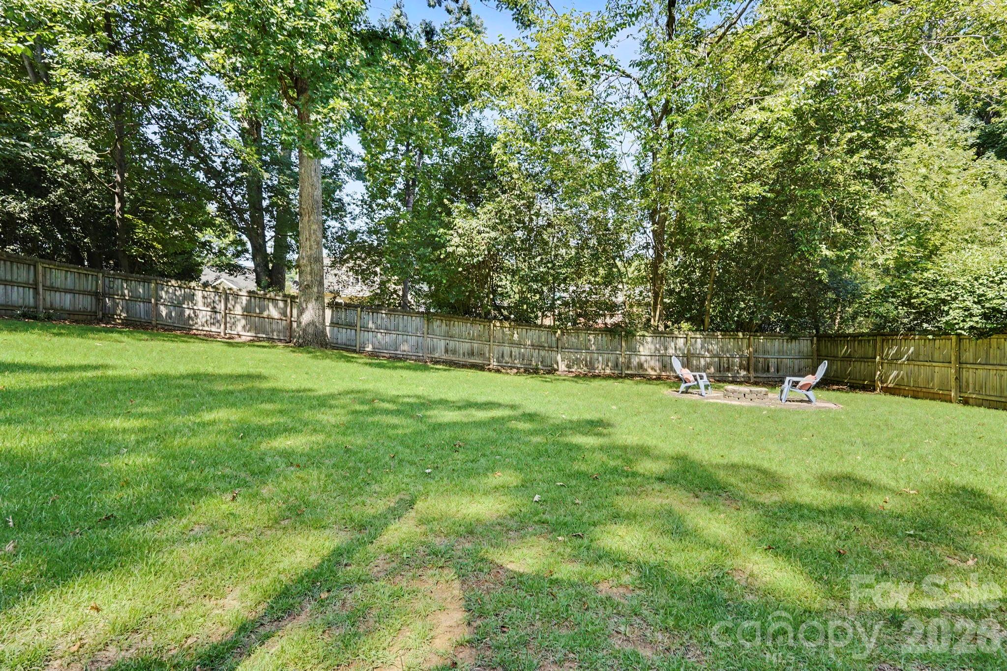 7316 Thorncliff Drive — Charlotte