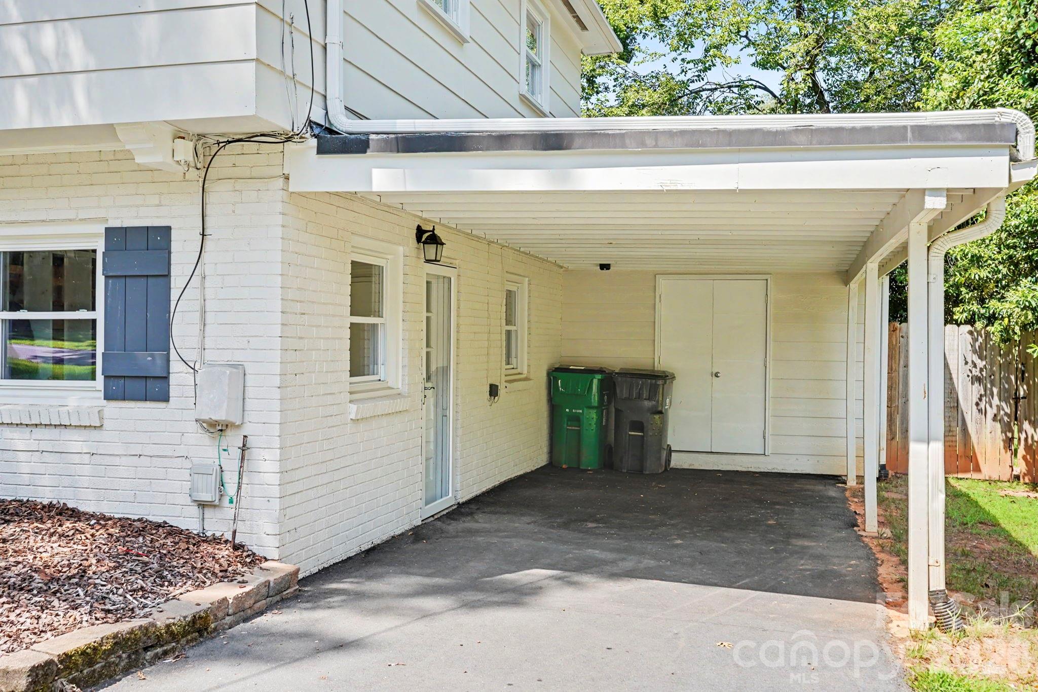 7316 Thorncliff Drive — Charlotte