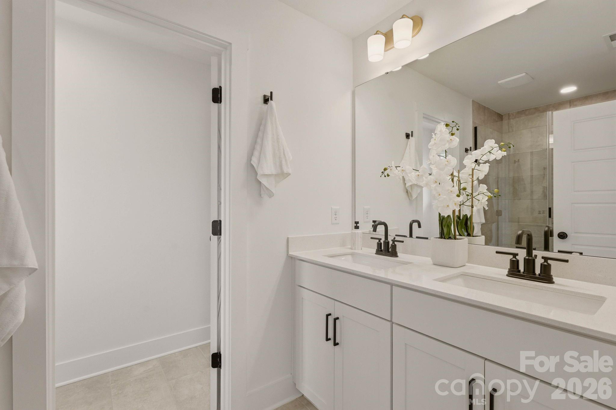 4011 Bass River Parkway — Charlotte