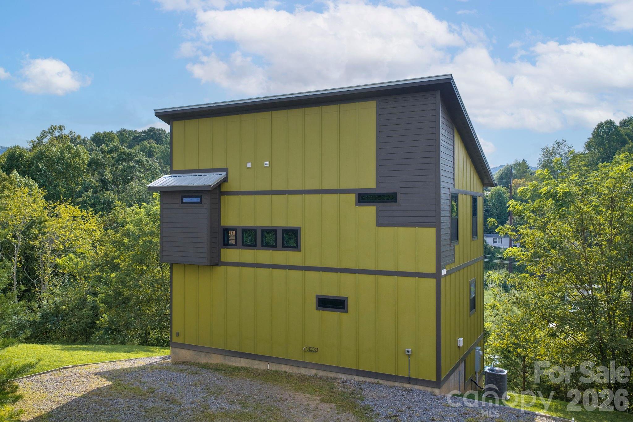 613 Salem Heights Lane — Swannanoa