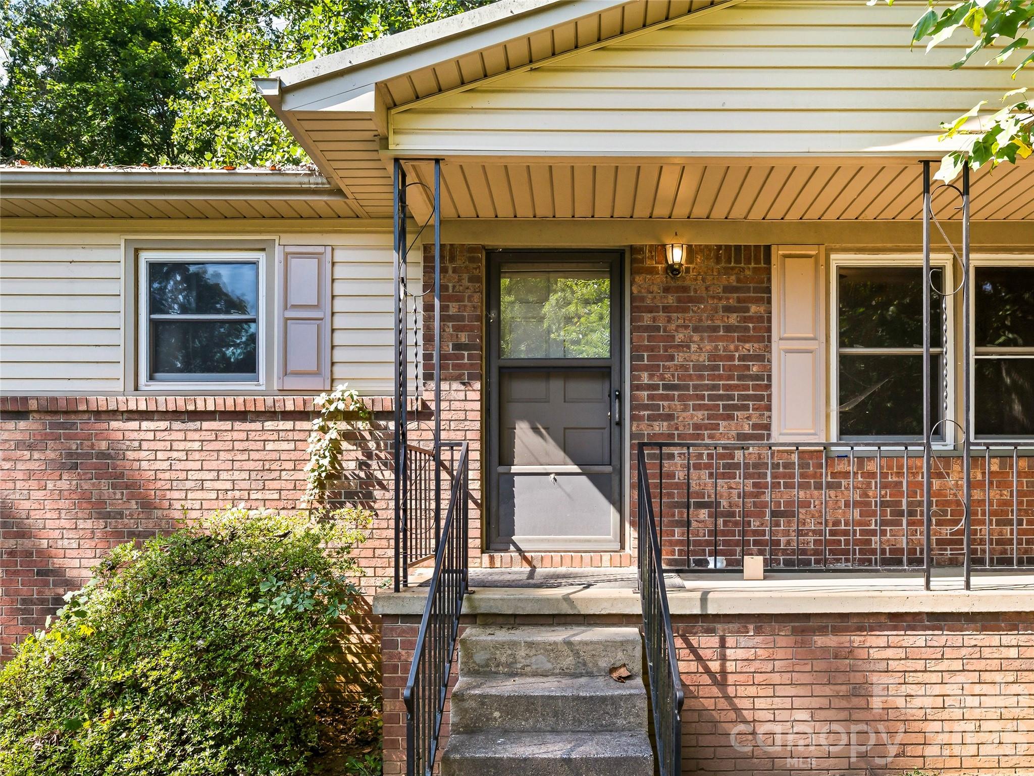 28 Fairhaven Court — Asheville