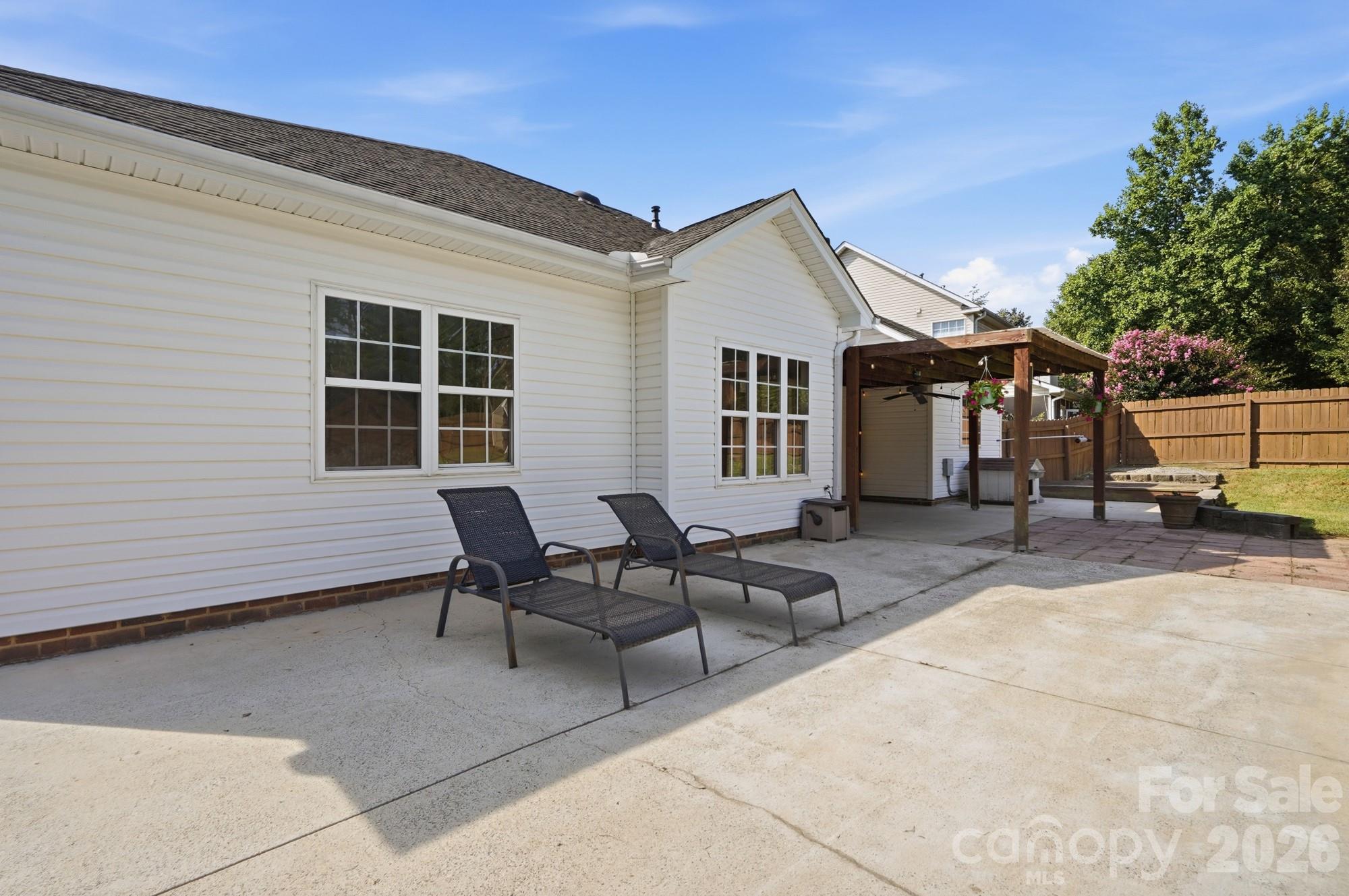 7877 Sedgebrook Drive E — Stanley