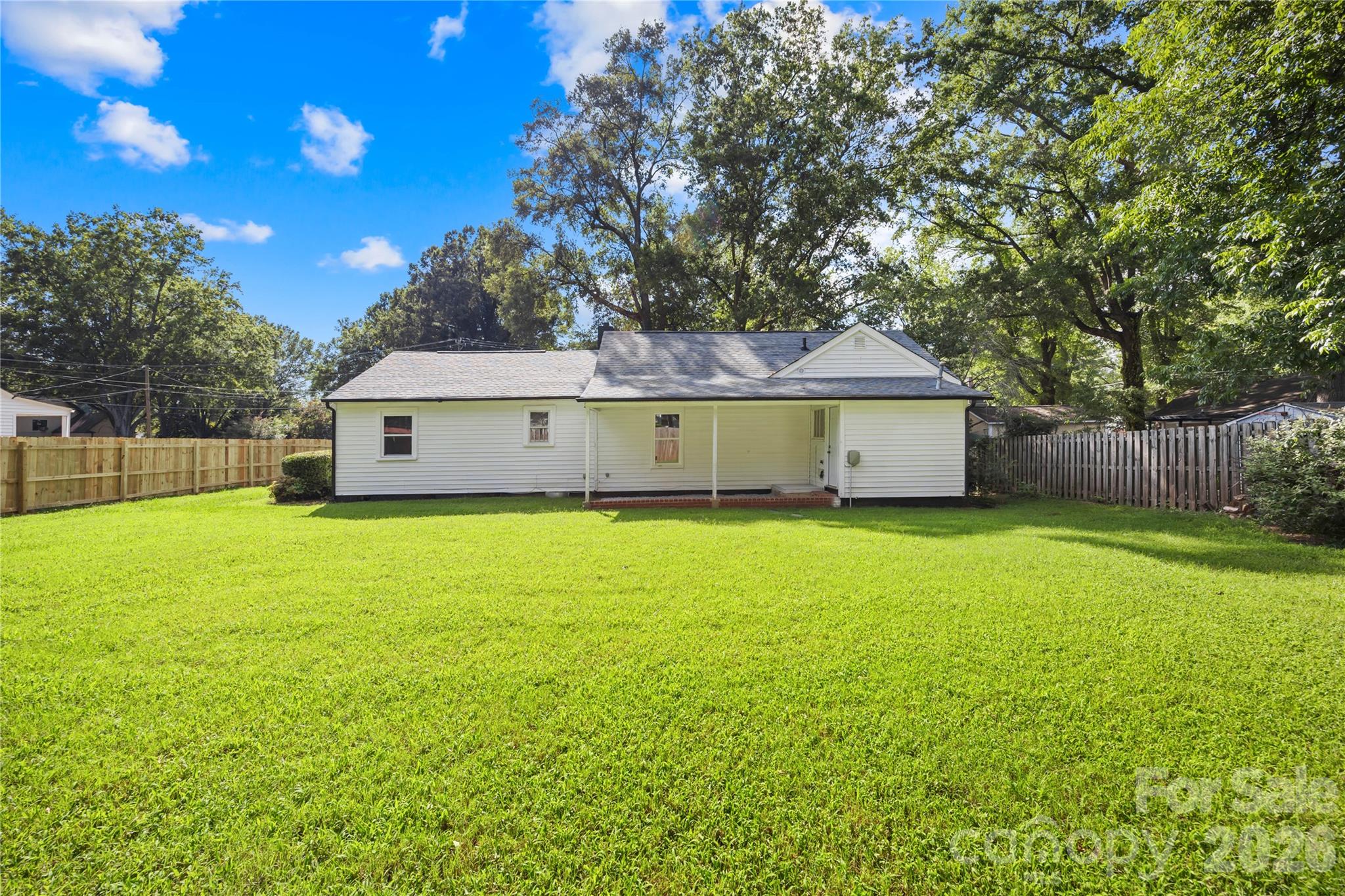 227 N Magnolia Street — Mooresville