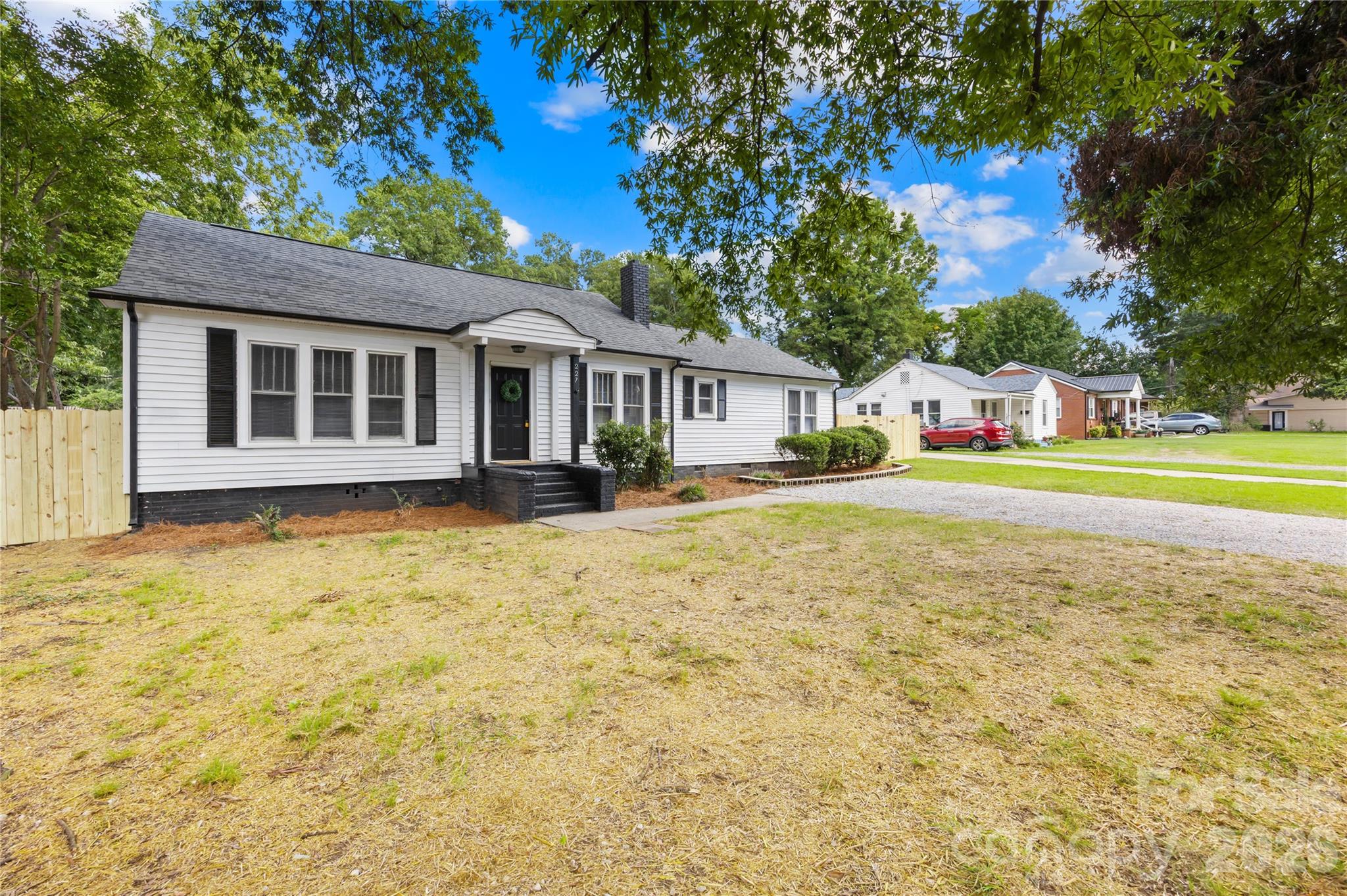227 N Magnolia Street — Mooresville