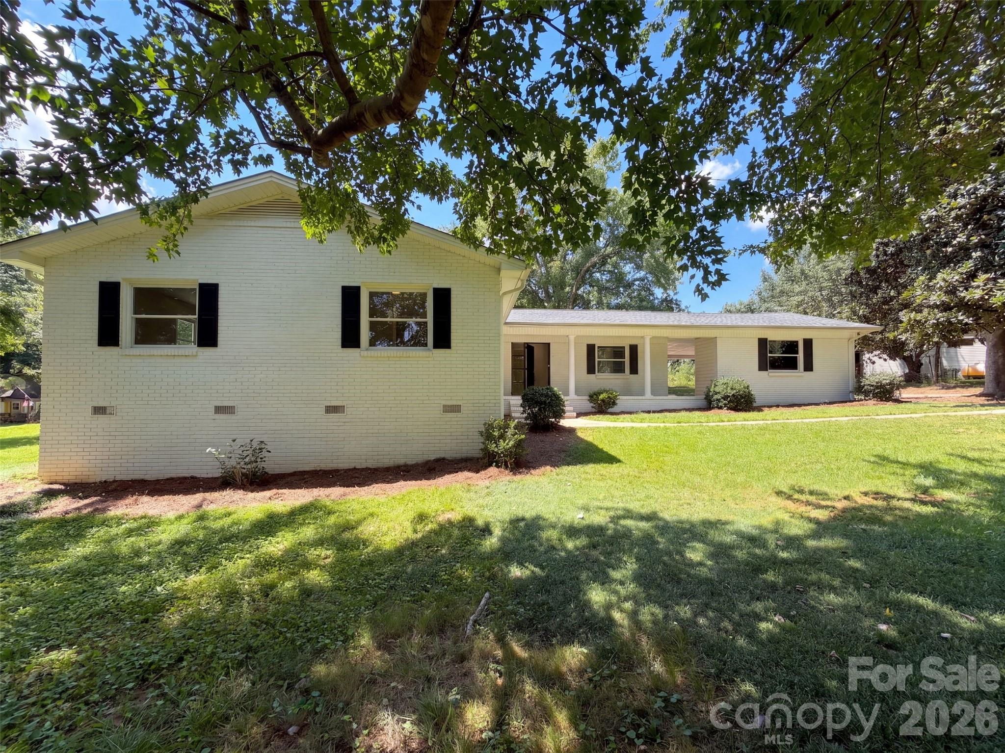 8519 Denbur Drive — Charlotte