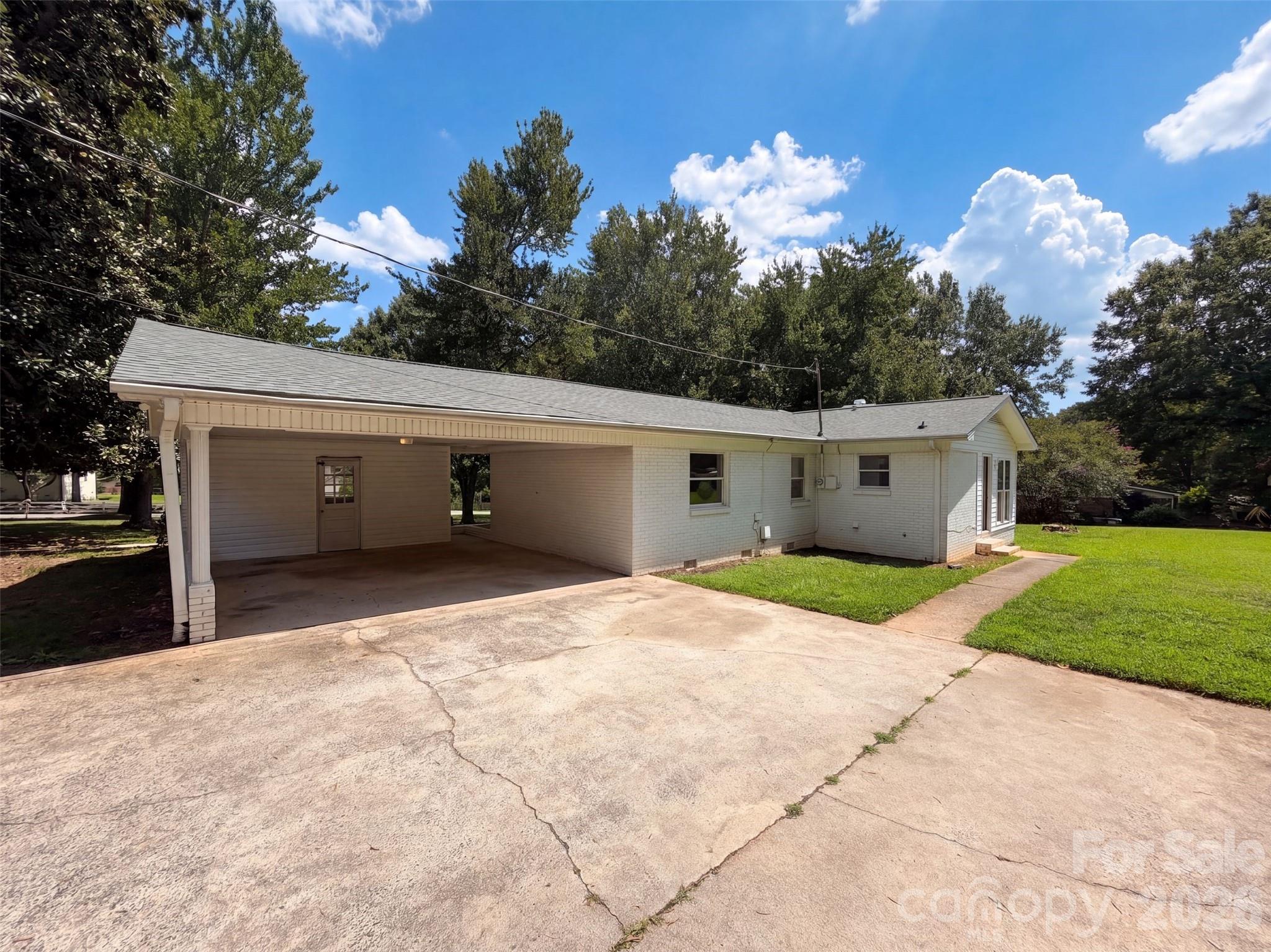 8519 Denbur Drive — Charlotte