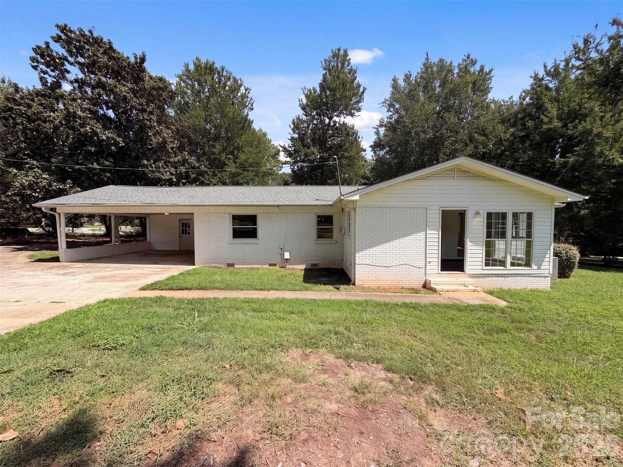 8519 Denbur Drive — Charlotte