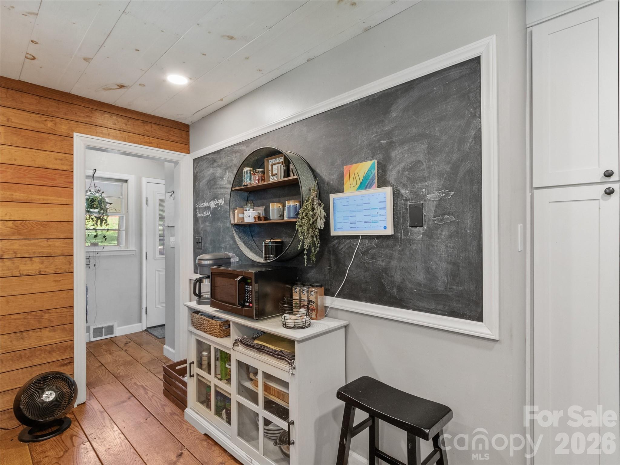 38 Crowell Road — Asheville